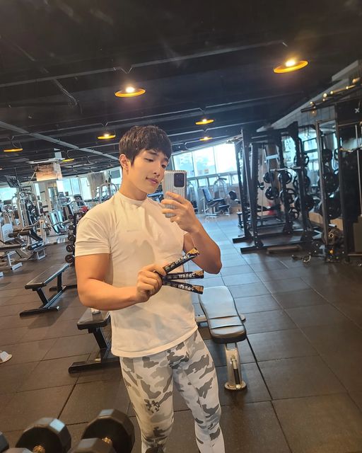 문건 on Instagram: "#광고 #구슬프로틴 . . . . . 휴대하기 간편한 크기로 언제, 어디서나 간편하게 챙겨 먹을 수 있는 단백질!^^ 리프타 구슬 프로틴 입니다^^~ 섭취하기 간편한 구슬프로틴 2포면