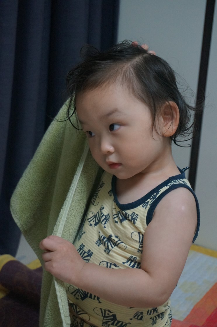 베이비 스킨케어 밀크바오밥 수딩젤로 피부 진정시키기