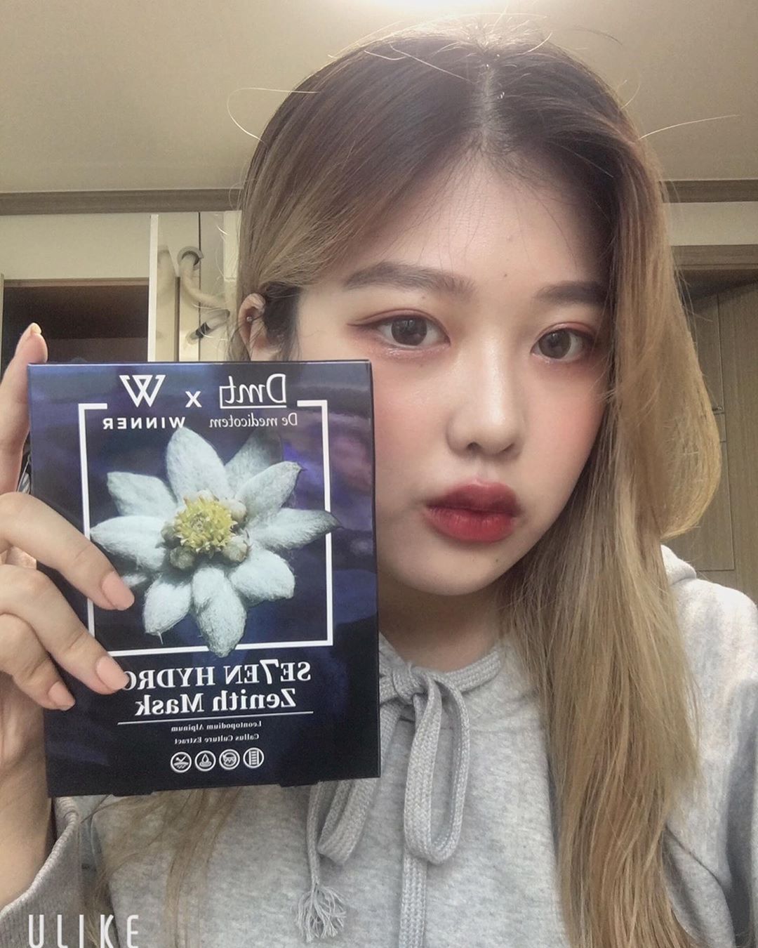 혜진 on Instagram: “-해외 수출 위주로 마케팅을 진행하다 보니 국내에는 많이 알려지지 않았지만, 서울 강남권 피부 관리 샵 및 성형외과 등 제품의 안전성을 최우선으로 하는 병원들 위주로 제품 입점 되어있으며, 신세계, 신라, 롯데, 시내 면세점 등에도 입점 되어있는…”