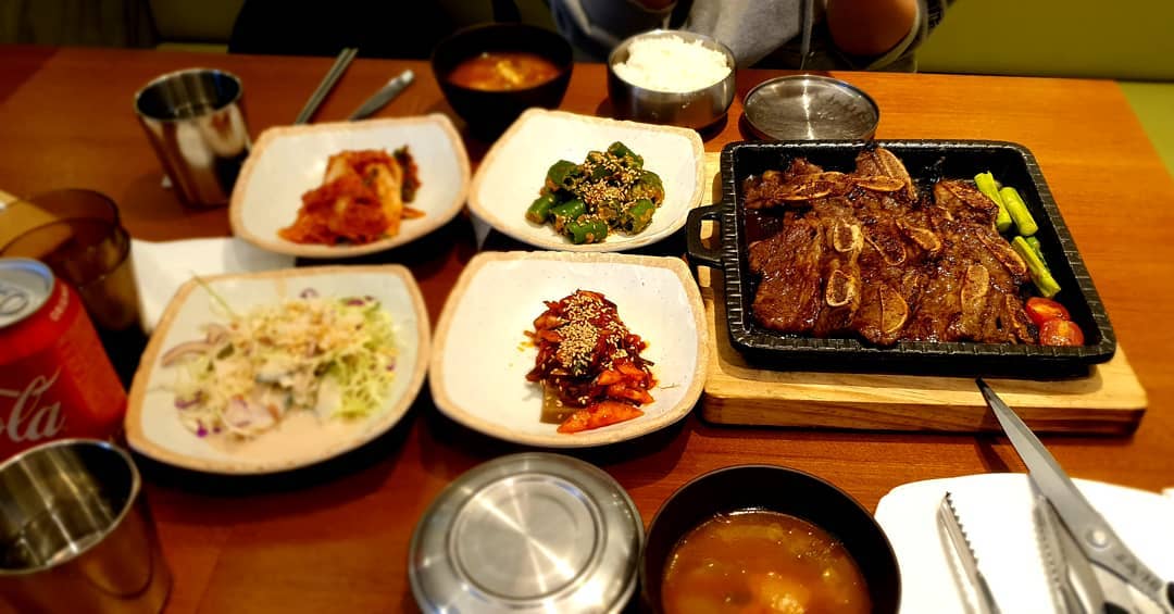 #숭의면옥 #⭐⭐⭐
#LA갈비
갈비니까 당연히 맛있음! 그치만 가격 대비 양이 너무 적어요😅
.
.
.
#롯데백화점 #인천맛집 #서울맛집 #daily #ootd #저녁 #갈비 #맛집 #갈비 #고기 #버억 #점심메뉴 #데이트 #밥 #팔로워 #팔로우 #선팔 #맞팔 #인친 #소통 #선팔맞팔 #먹스타그램 #피드 #인스타푸드 #푸드스타그램