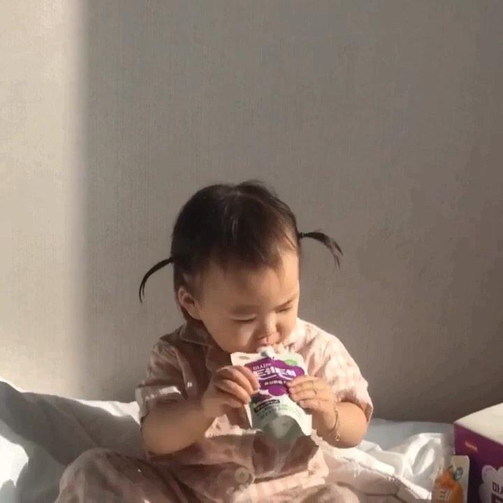 🌳 on Instagram: “안되요 
아무리 맛잇어도 하루에 하나씩만 먹기로 해요 ☝🏻
#유은페이지”