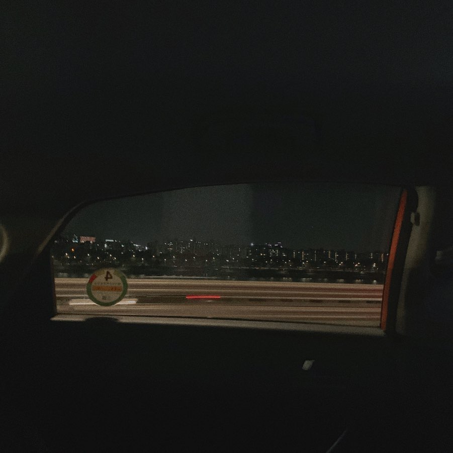 정소윤 on Instagram: “_📽 #2019 10. 15 . 지인찬스로 가게된 영화 시사회📍 개봉 전부터 말이 많은 영화 #82년생김지영 이 개봉을 목전에 두고있다. 이 영화는 동명의 소설을 원작으로한 영화인데 제목을 그대로 영화에 들고왔다. ​주연배우는 공유와 정유미, 이…”