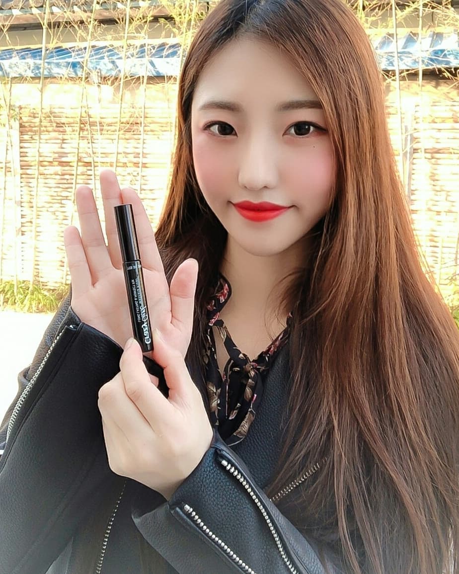 효밍ღ on Instagram: “요거 먼저 발라주고 마스카라 하면 저녁까지 컬링이 짱짱하게 유지☺ . . . . #쉬드엘 #SHEDEELL #쉬드엘크레이지컬마스카라픽서 #쉬드엘마스카라픽서 #크레이지컬마스카라픽서 #쉬드엘크레이지픽서 #쉬드엘마스카라 #크레이지픽서 #ad #마스카라…”