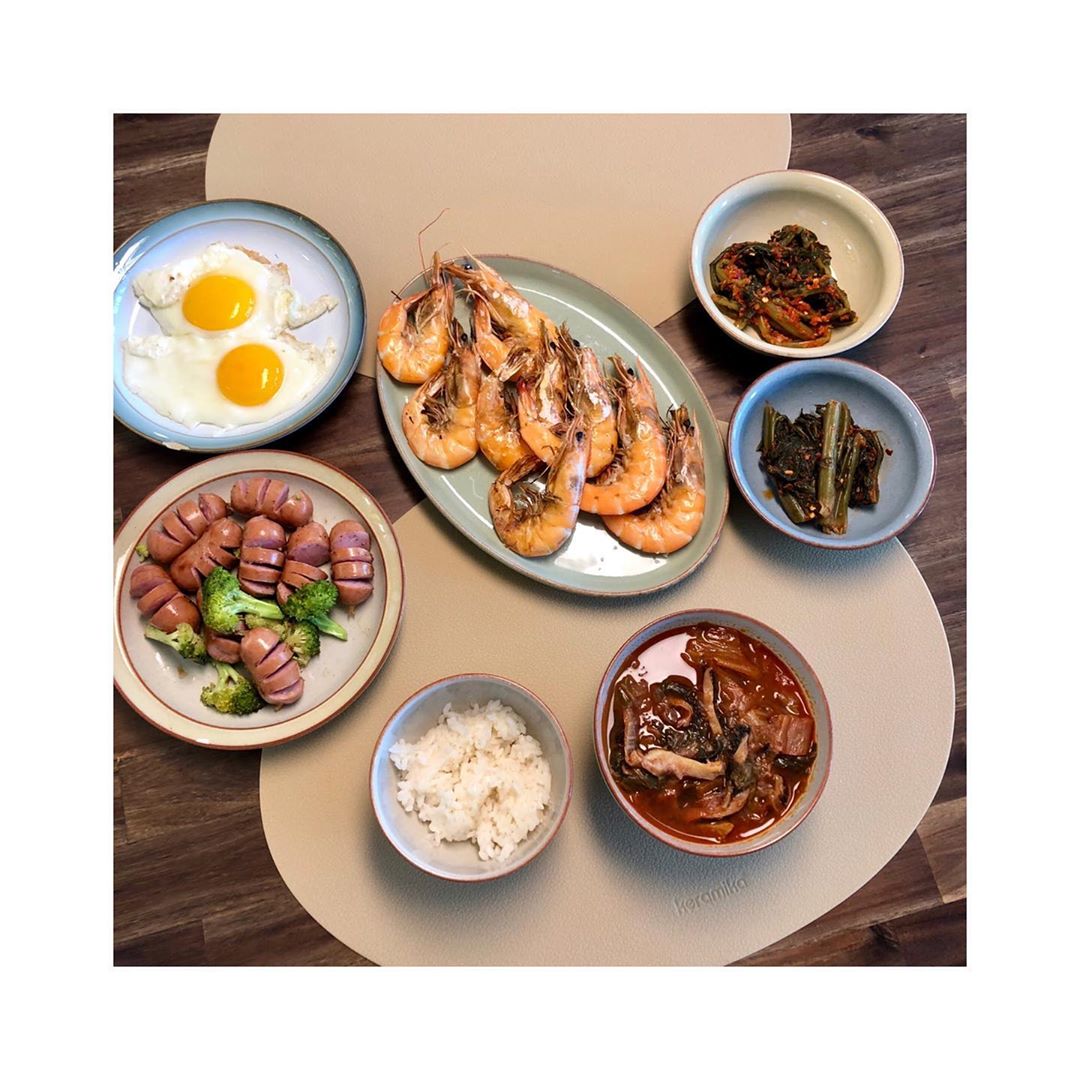 sᴜᴊɪɴ 👑 on Instagram: “레토르트지만 레토르즈답지 않은 깊고 찐한 맛 ㅠㅠ 내장탕 도가니탕 소머리국밥 이런거 완전 조아하는데 사먹는것만큼 아니 사먹는것보다 훨씬 더 맛도 조아버리고 끓이기만 하면되서 조리도 짱 간편 ㅠㅠ 한우내장탕 이러케 맛잇을 일이냐며... 푸드얍…”
