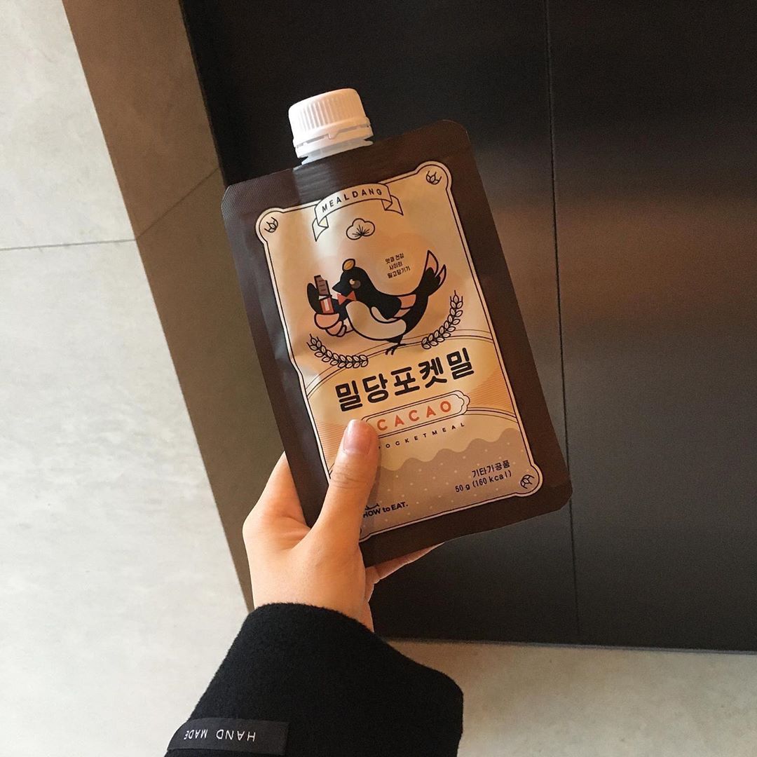 @perle__de__mer on Instagram: “⠀ _ 나트륨 0%, 붓기 관리 하시는 분들에게 가장 적합한 한 끼 대용식 밀당포켓밀 카카오맛 ❤️ 여러 견과류가 한가득 들어있어 바삭바삭, 너무 맛있구요 영양도 듬뿍! 통통 포만감까지 ㅎㅎ ⠀ 카테킨이 많이 들어있는 카카오닙스를 맛있게 즐길 수…”