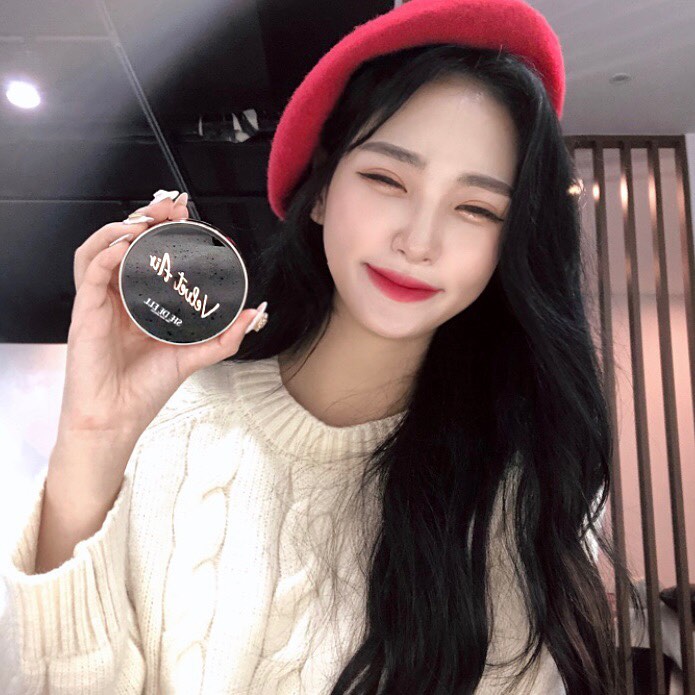 손현주 on Instagram: “얇게 밀착,커버되어 지속력이 오래가는 쿠션추천‼️
-
- 쉬드엘 벨벳 에어 에이블 쿠션!”