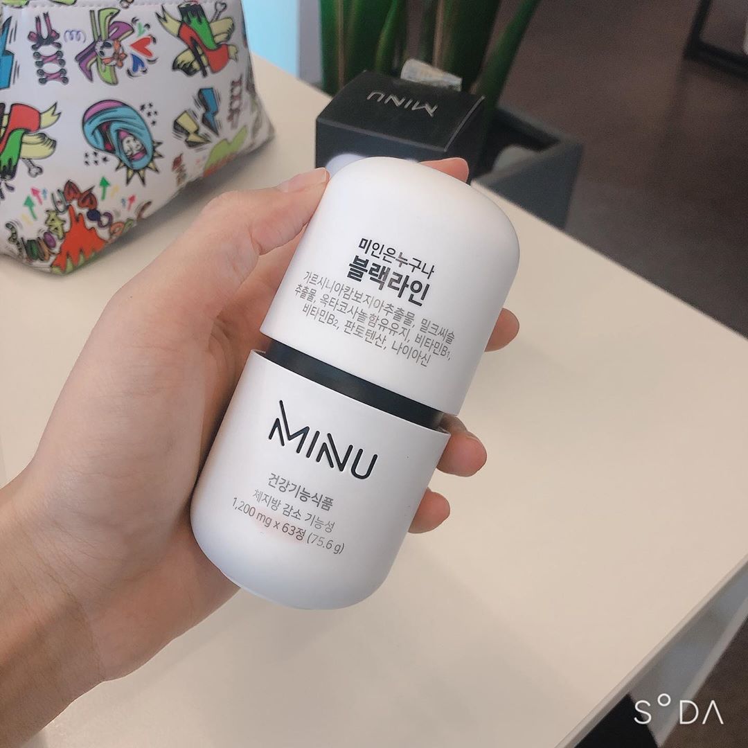 ᴇ ᴜ ɴ ʜ ᴇ ᴇ on Instagram: “/ 선물용으로 딱 좋은 미누라인 블랙라인 영양제는  남성 다이어터를 위한 다이어트 제품!  체지방 감소에 도움을 주고 밀크씨슬,  4가지 비타민등 건강까지 챙길 수 있는  올인원 영양제에요 ㅎㅎ#미누 #minu #미누다이어트 #미누블랙라인…”