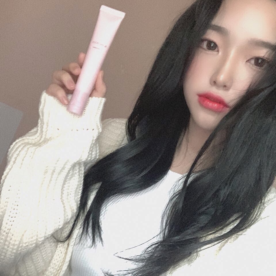 ɪɴ.ʜ⭐ on Instagram: “민낯에 바르면 원래 내 피부인 듯 자연스럽게 톤업되서 화장하기 귀찮은 날 필수 템๑>ᴗ<๑♥ • • •…”