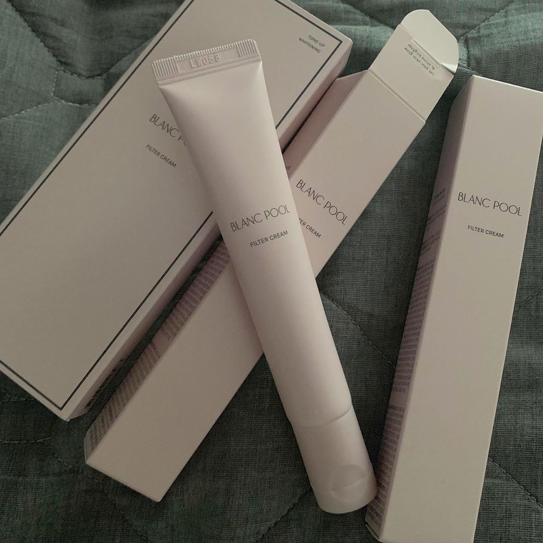 홍채린 on Instagram: “💎블랑풀 필터크림💎 이번에 블랑풀에서 “필터크림” 미백크림이 출시됐어요 🎈 케이스도 핑크핑크하니 마음에 쏙 들어요 블랑풀 필터크림은 즉각적인 미백뿐만 아니라 피부속 부터 밝혀주는 효과를 볼 수 있는 미백크림으로 아침저녁 모두 사용가능 해요  촉촉하고…”