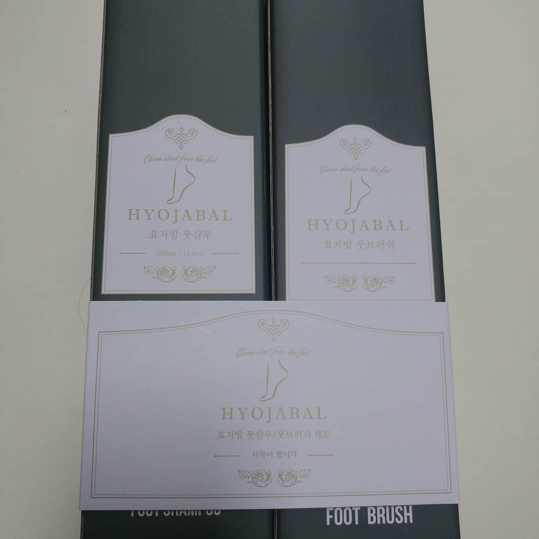 발씻기 편하고 시원함 ㅋㅋ
살짝 맛사지 받은듯한? 
향도 나쁘지 않고  매일 사용할듯 ㅋ
#풋샴푸 #발샴푸 #발냄새 #발냄새제거 #풋브러쉬 #EWG #효자발 #SBA #서울어워드 #글로벌소싱페어 #공팔리터 #08L