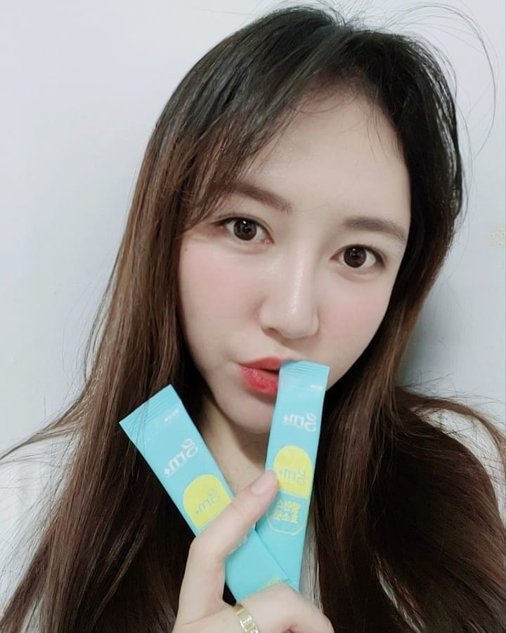 '보람'있는 '아토'네 on Instagram: “, 요즘 여기 저기서 하도 효소효소 거리길래 나도 먹어봤당😤 초록이 분홍이 즐겨먹는 나는 효소도 grn으로 겟-✌ 음식물 분해와 배출을 도와주는 효소를 담아 배변활동이 좋아져 저절로 다이어트를 도와준다는데 그래서 그런가..오늘만해도 기분좋게 화장실…”