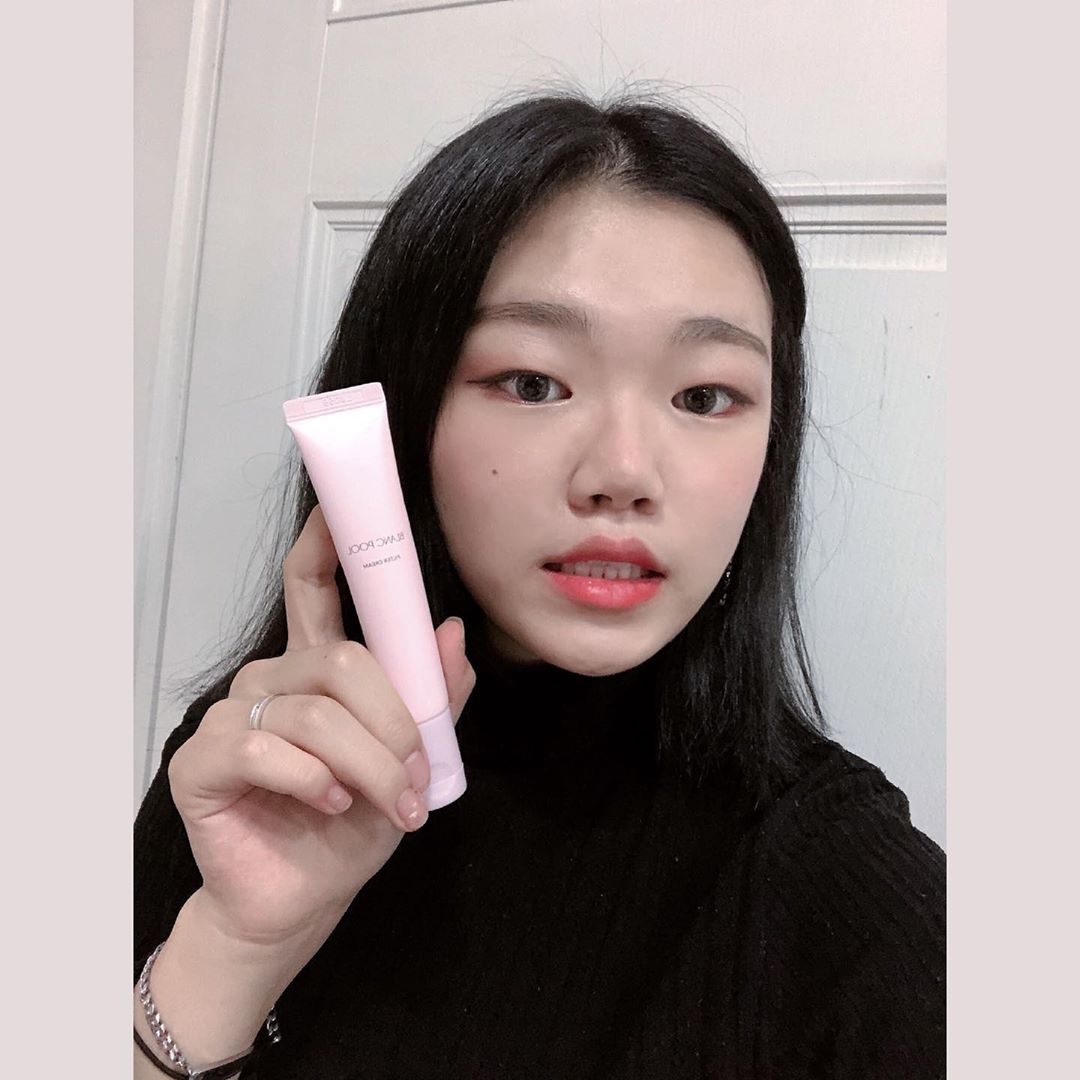 예슬/ye seul on Instagram: “나도 블랑풀 톤업크림 써봤다!! 타사제품보다 끈적임도 덜하고 자연스럽게 톤업되는 크림!! 추천추천👍🏻👍🏻”