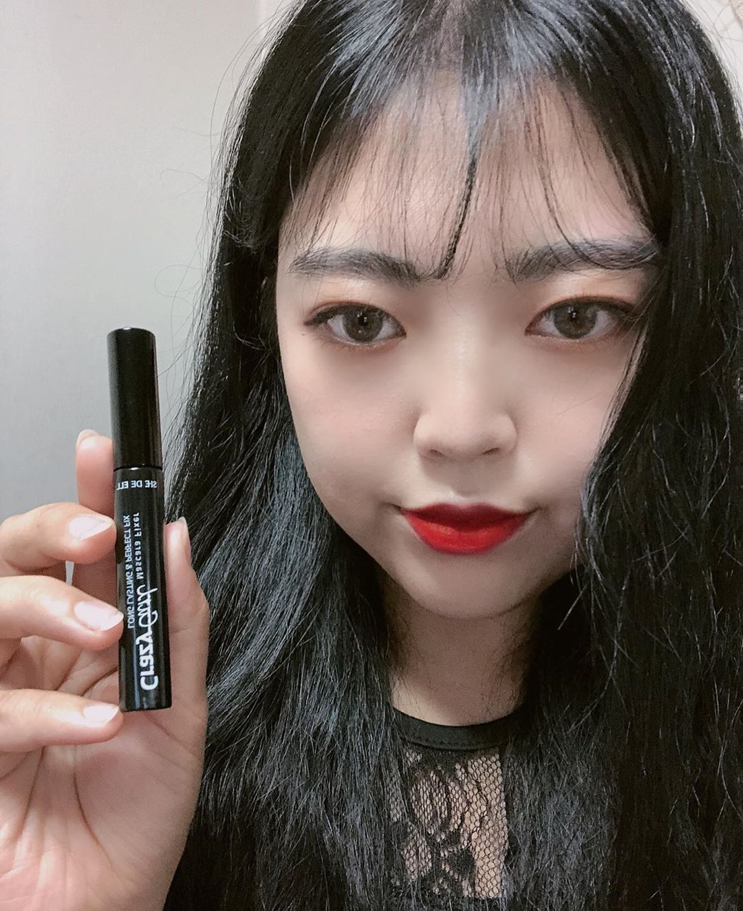 세인🧚🏻‍♀️ on Instagram: “핵 짱짱한 속눈썹 만들기👻 10시간동안 변한 건 아이라인뿐.....! 마스카라 쑉쏙 올린게 남 맘에들어...' . . . . . . .  #쉬드엘 #SHEDEELL #쉬드엘크레이지컬마스카라픽서 #쉬드엘마스카라픽서 #크레이지컬마스카라픽서…”