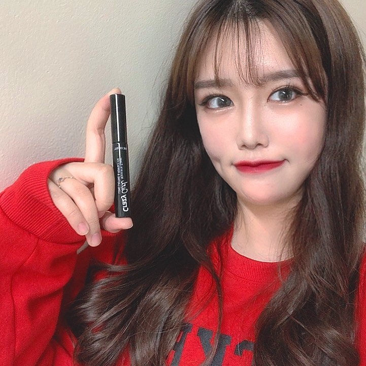 소연 (𝕤𝕠𝕪𝕖𝕠𝕟) 🌷 on Instagram: “🎀 쉬드엘 크레이지 컬 마스카라 픽서 🎀 시간이 지날수록 쳐지는 속눈썹 이라면 필수 !  속눈썹 영양까지 😍하루종일 짱짱한 속눈썹 >_< #쉬드엘 #쉬드엘크레이지컬마스카라픽서 #쉬드엘마스카라픽서 #마스카라추천 #뷰티스타그램 #SHEDEELL…”