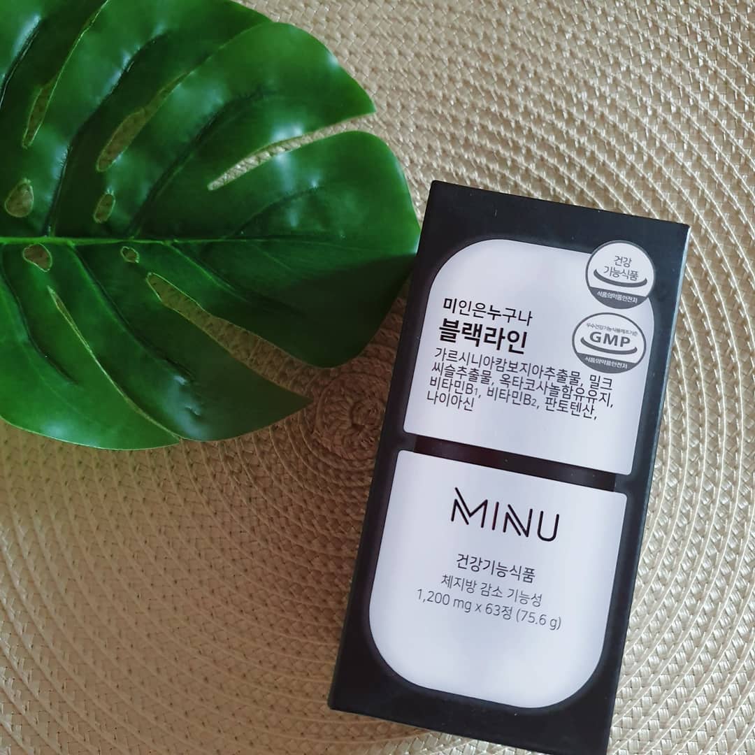 궈 능 성 on Instagram: “. 요즘 같이 살이쪄서 인터넷 찾아보다 알게된 미누 블랙라인👍 체지방감소에 도움이도는 가르시니아,밀크씨슬,옥타코사놀이 함유되어 간건강과 지구력을 한번에 챙길수있다네요 건강하게 살빼기 울신랑 도~~~~전🤜 . . #미누 #minu #미누다이어트…”
