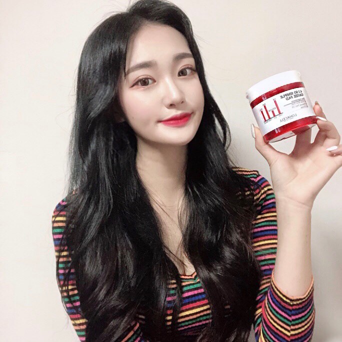 손현주 on Instagram: “각질과 피지, 블랙헤드, 메이크업 잔여물을 제거하여 피부결을 개선시켜주는 제품‼️”