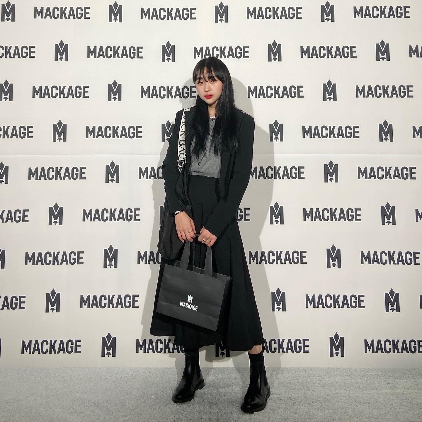 Mackage 'weather station' 19FW
-
캐나다 프리미엄 아우터 브랜드 mackage 의 글로벌 프로젝트 'weather station'에 초청 받아서 참여하게 되었습니다:-)
직접 입어보니 가볍고 따뜻한데 예쁘기까지..!👀👀
.
.
.
.

#mackage #mackagecrew #맥케이지 #mackagews #엘본 #모스스튜디오 #코트 #패딩 #아우터코리아