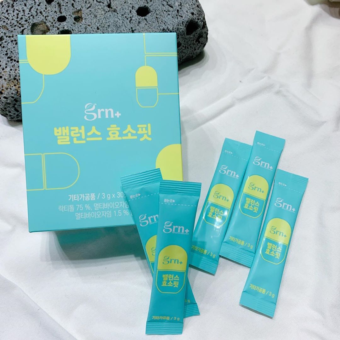 예니(26)👩🏻‍🦰일상 on Instagram: “묵직한 몸을 가볍게- 답답한 속을 편하게-  음식먹고 꼭꼭 찾아먹게 되는 밸런스효소핏! 한포씩 개별포장 되어있어 외출시에도 간편! 다른 다이어트 보조제의 경우 효과가 미미해 깜빡하기 마련인데 요아이는 찾아먹게될정도로 효과직빵이랍니당 다이어트하는…”