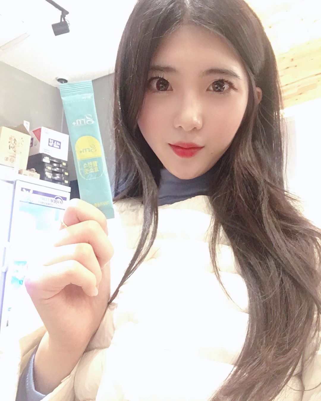 Yoo on Instagram: “매일 일상에서 상큼 레몬 요거트 맛으로 거부감 없이 간편하게 쓱! 뉴콩 Pick! 밸런스핏 . . .  #grn #지알엔 #grn밸런스효소핏 #밸런스효소핏 #지알엔밸런스효소핏 #grn밸런스효소 #grn효소 #밸런스효소 #grn효소핏 #효소핏…”