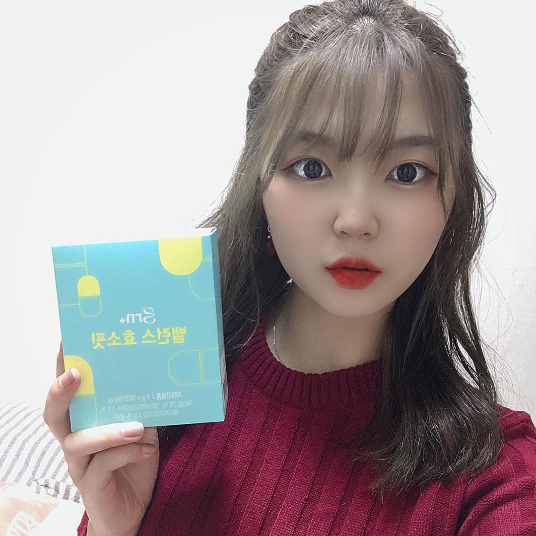 연지 on Instagram: “분홍이초록이로 유명한 grn에서 나온 신제품 밸런스 효소핏으로 2차 다이어트 시작...ㅎㅎ 가루형태라서 물에 타먹어도 되고, 그냥 바로 먹어도 되는데 나는 귀찮아서 그냥 바로 먹는중..😊 맛없을까봐 불안했는데 그냥 레모나? 보다 조금 덜 새콤한…”