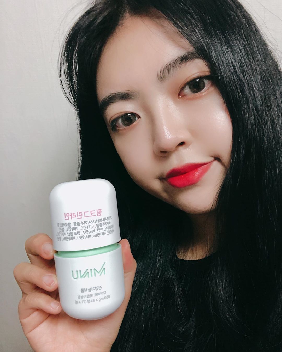 세인🧚🏻‍♀️ on Instagram: “탄수화물이 지방으로 합성되는 것을 막아주는 가르시니아!!! 원활한 배변활동에 도움을 줄 수 있는 알로에전잎!!! 가 포함되어있으며  비타민에 미네랄까지 들어있는 다이어트 보조제야.. 내 지방을 막아조. !! . . . . #미누반반이 #반반이 #미누…”