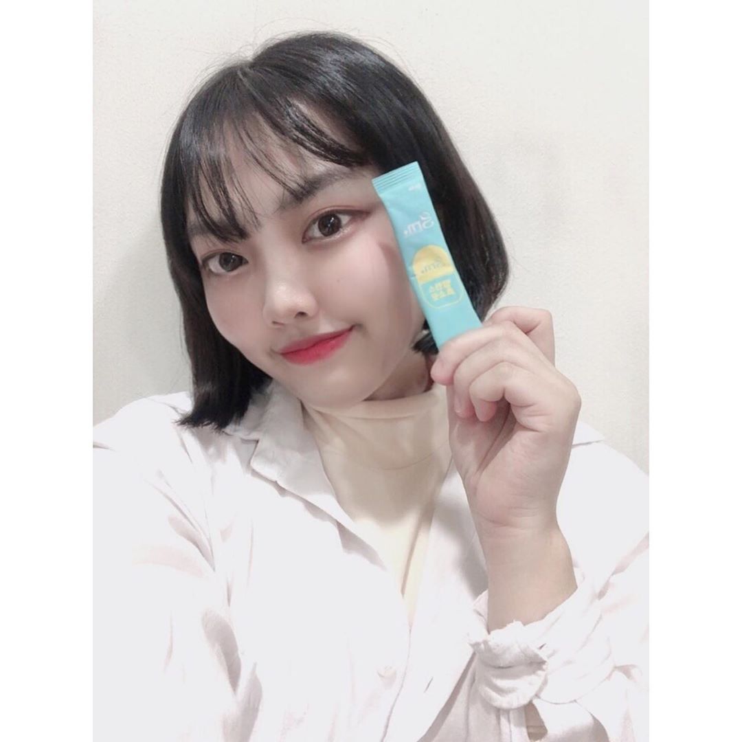 소정 on Instagram: “💙GRN 밸런스 효소핏💙 ⠀ 효소라길래 쓰고 냄새날 줄 알았는데 비타민처럼 상큼한 맛에 물에 섞어마셔도 되지만 단독으로 먹어도 되는 제품 👍🏻 휴대가 편리한 포 형식으로 되있어서 챙겨먹기도 좋다 🥰 ⠀ ⠀ ⠀ #grn #지알엔 #grn밸런스효소핏…”