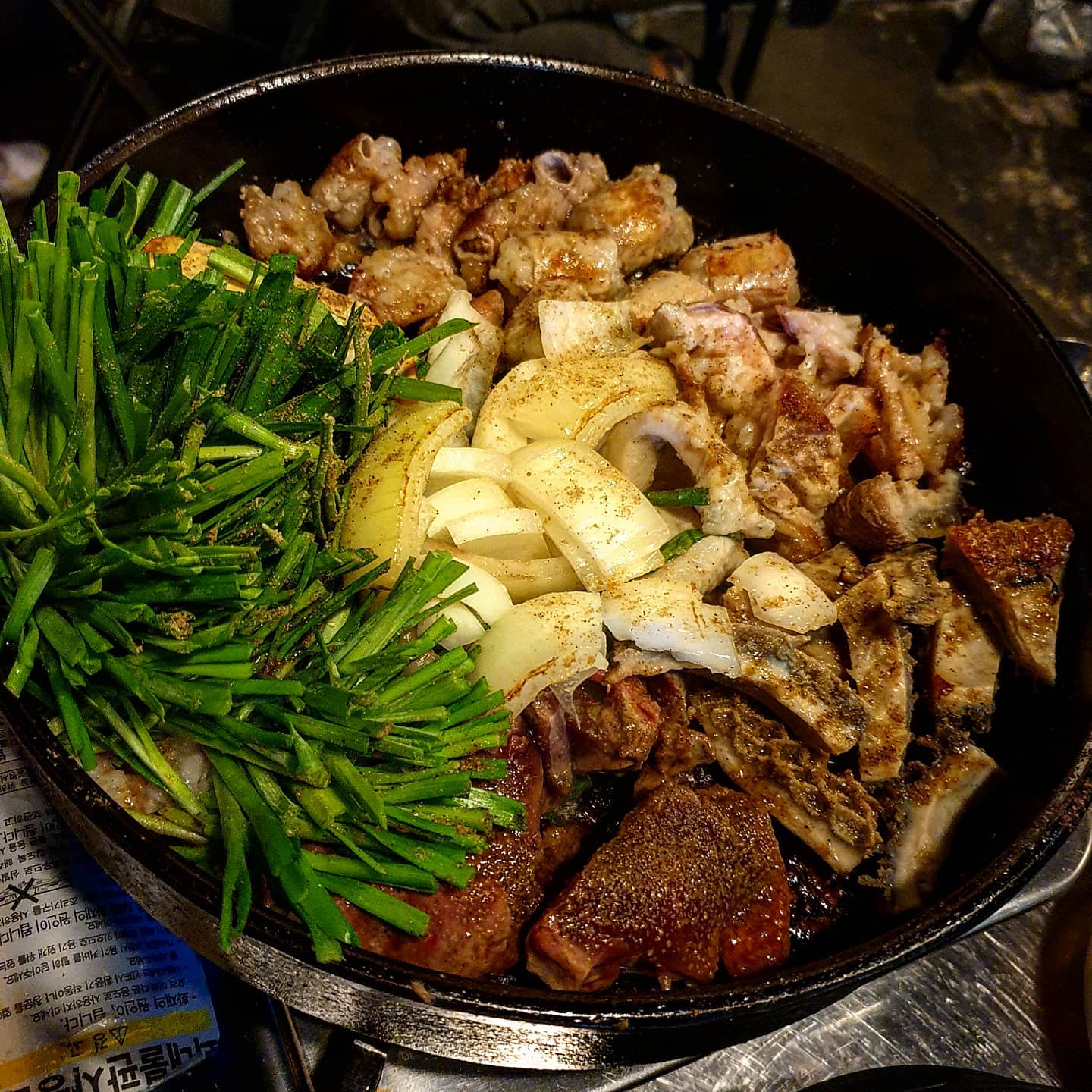 #zzuyum_강남
#강남맛집 #신촌황소곱창
.
신촌황소곱창 강남점~~
여기 다 맛있었는데 대창이 좀 별로였어..
곱창막창은 다 맛있었음👏👏
