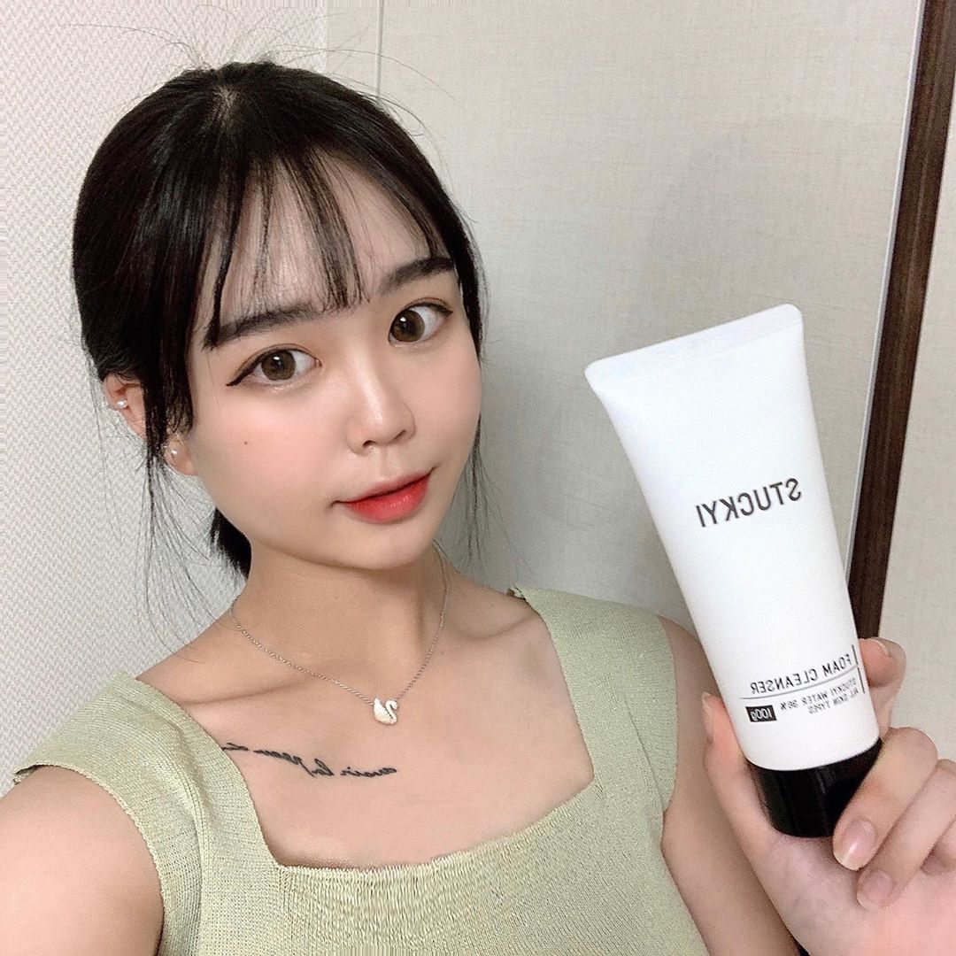 서진영 on Instagram: “[더마스내추럴] 스투키 폼 클렌저 공기정화식물로 잘 알려진 스투키를 그대로 담은 세안제! 국내 최초 스투키화장품! 스투키수 36%함유! 자연유래성분, 연꽃