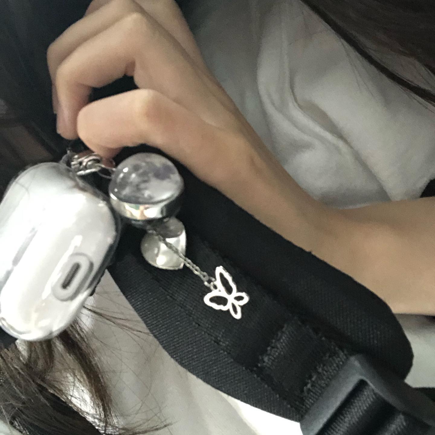 키링이랑 악세사리 만든거 가져갈 외계인 발들어라
