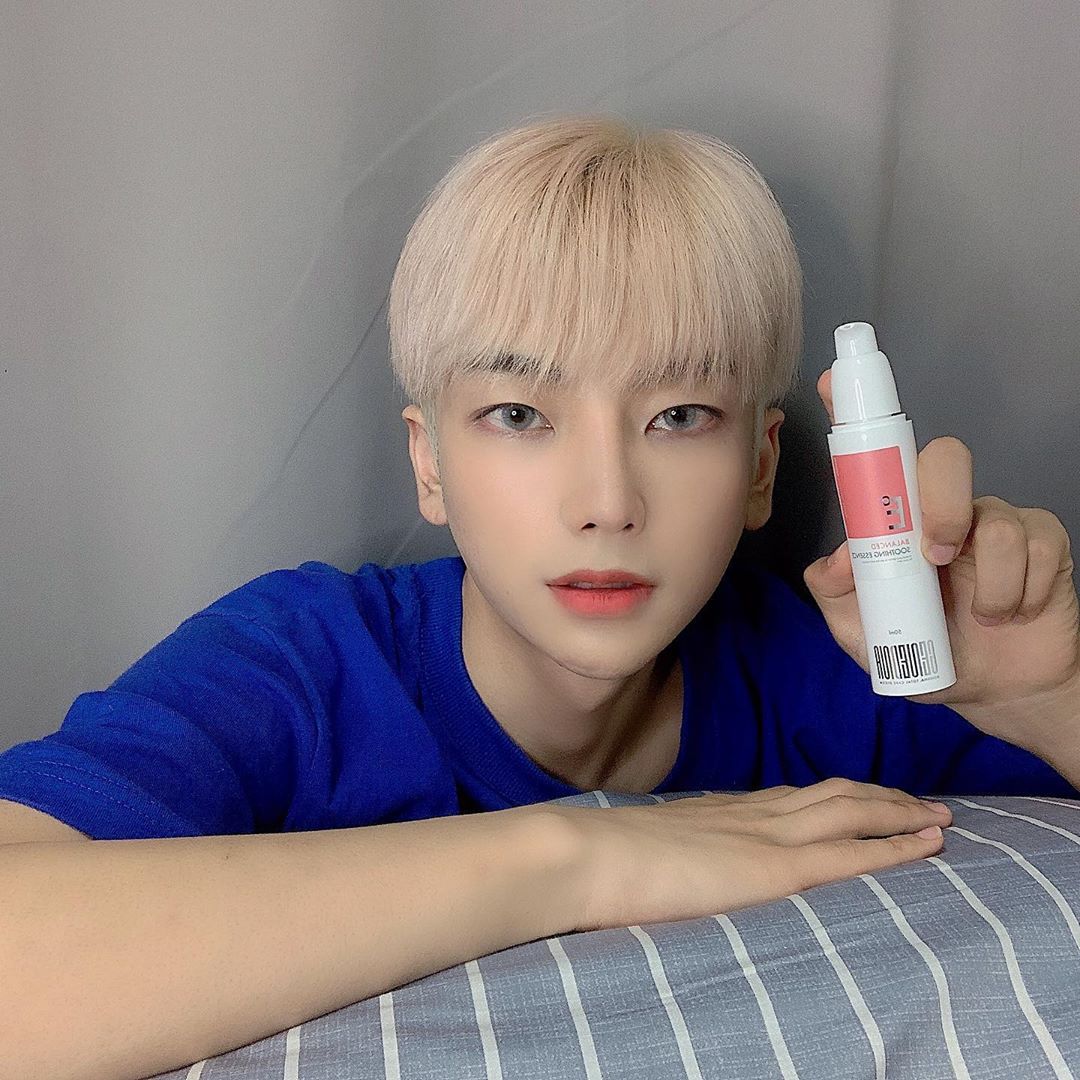 승휘 on Instagram: “마스크 때문에 피부가 망가진 사람 수딩에센스 추천!! 여름철에 사용하기