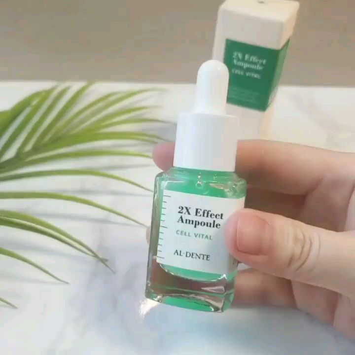 -
알덴테 셀 바이탈 요술 앰플 🙋‍♀️
-
한통 다비우고 솔직 리뷰 재업해봅니당💕
-
피부타입에 따라 4가지 타입을 선택할 수 있지만, 저는 초록앰플만 써봤어요🌿
-
초록앰플은 미백+주름에 좋은 나이아신아마이드 성분이 2배라 저는 무조건 초록색 고고!
-
발림성은 산뜻하게 마무리되고 끈적임은 전혀 없었고,
개인적으로 묽고 가벼운 타입의 앰플을 선호하는 편이라 데일리로 가볍게 바르기 좋았어요👍
-
향은 무향에 가까웠고 자극이 전혀 없어서 민감성도 안심하고 사용가능한 순한 제품😘
-
하지만 드라마틱하게 변화는 없어서 성분에 대한 기대가 컸는지 좀 아쉬웠어요!
-
-
-
#알덴테 #aldente #aldentecosmetic #알덴테앰플 #앰플추천 #뷰스타 #뷰티스타그램 #알덴테화장품 #데일리앰플 #코덕 #더블이펙트앰플 #화이트닝앰플 #에이씨클리어앰플 #beautycontester #코덕맞팔 #코덕그램 #화장품리뷰 #화장품그램 #코덕스타그램 #뷰스타그램 #기초케어