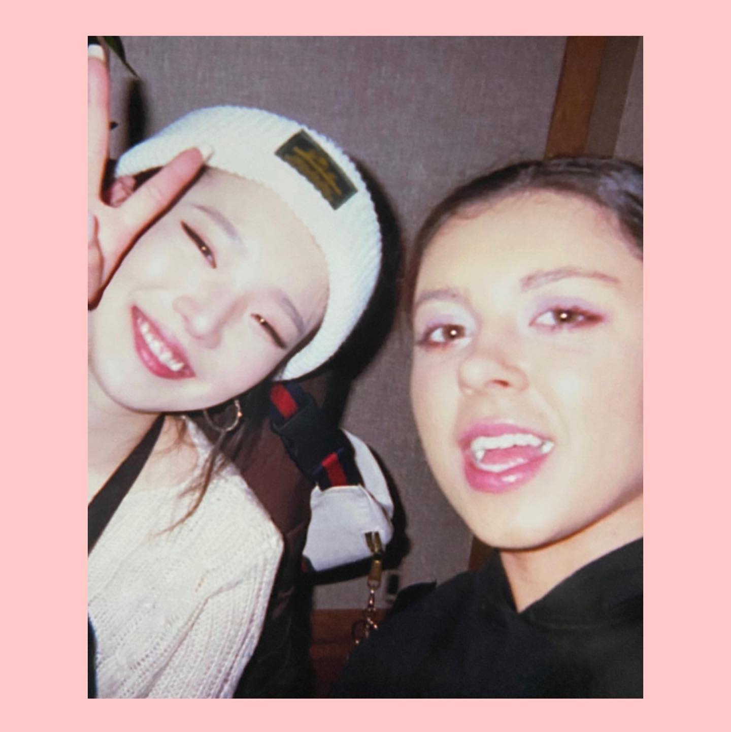 #retro 🎞📸
.
.
.
.
.
.

⁣
.⁣
.⁣
.⁣
.⁣
.⁣
#맞팔 #좋아요 #셀피 #소통 #일상스타그램 #selfie #인친 #선팔 #데일리  #일상 #retroaesthetic #filmcamera #nyc #korea #aesthetic #instagood #instavibe #ootd #오오티디 #셀카 #selca #필름카메라 #vintage #koreanstyle #bella #explore #explorepage