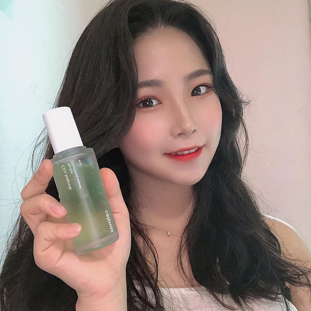 옐미(20) on Instagram: “피부가 건성이라, 마무리는 끈적이지않는 제품을 원했는데 이 제품ᄋ
