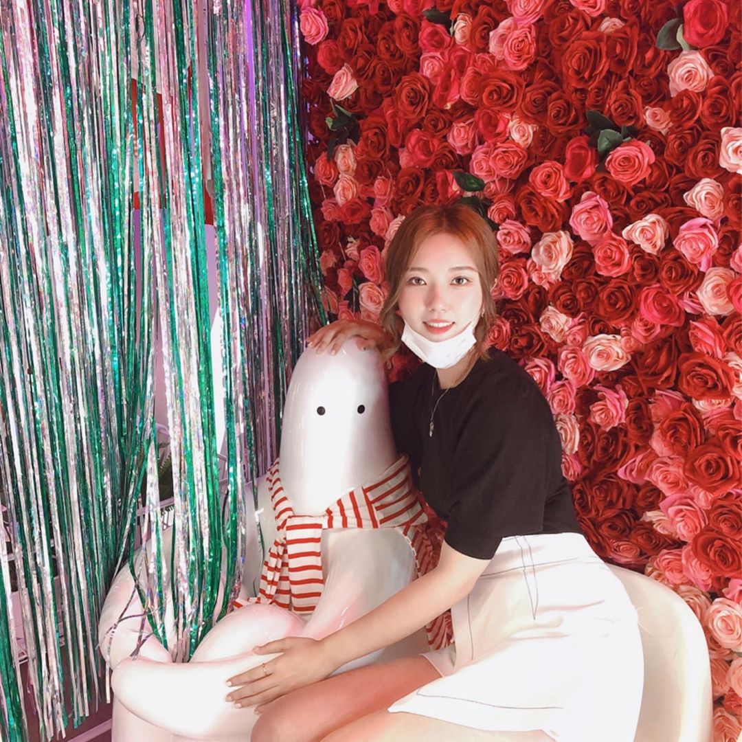 장혜선(Hyesun Jang) on Instagram: “일상이상에서 인생샷 건져왔당🥰 (SAMSUNG x KT) 들어가자마자 직원분이 kt5G랑 갤럭시 노트 20설명해주시는 것 듣고 체험해봤는데 완전 신세계여따..