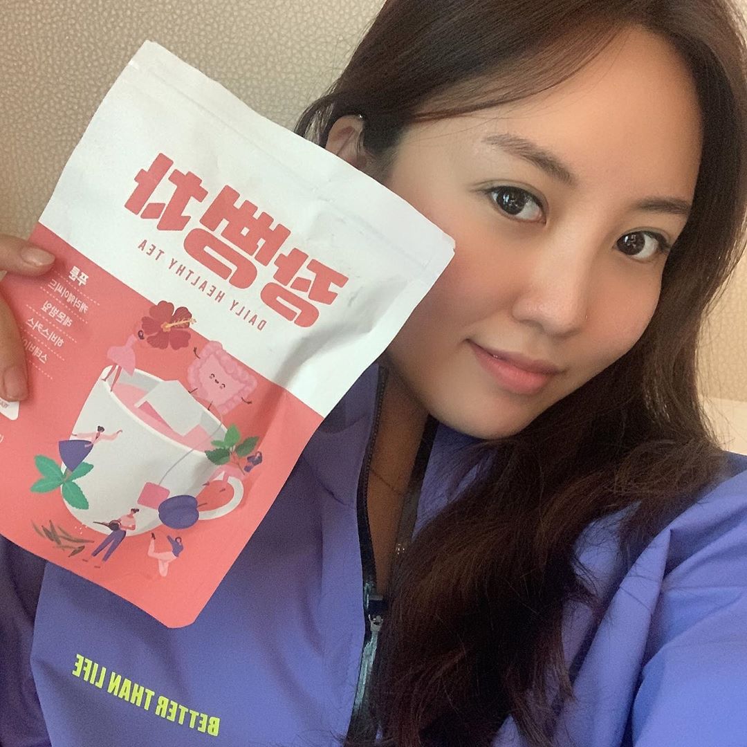 주 현 진 on Instagram: “물을 많이 먹으려고 항상 노력하는데 잘 안되서 평소에 이런저런