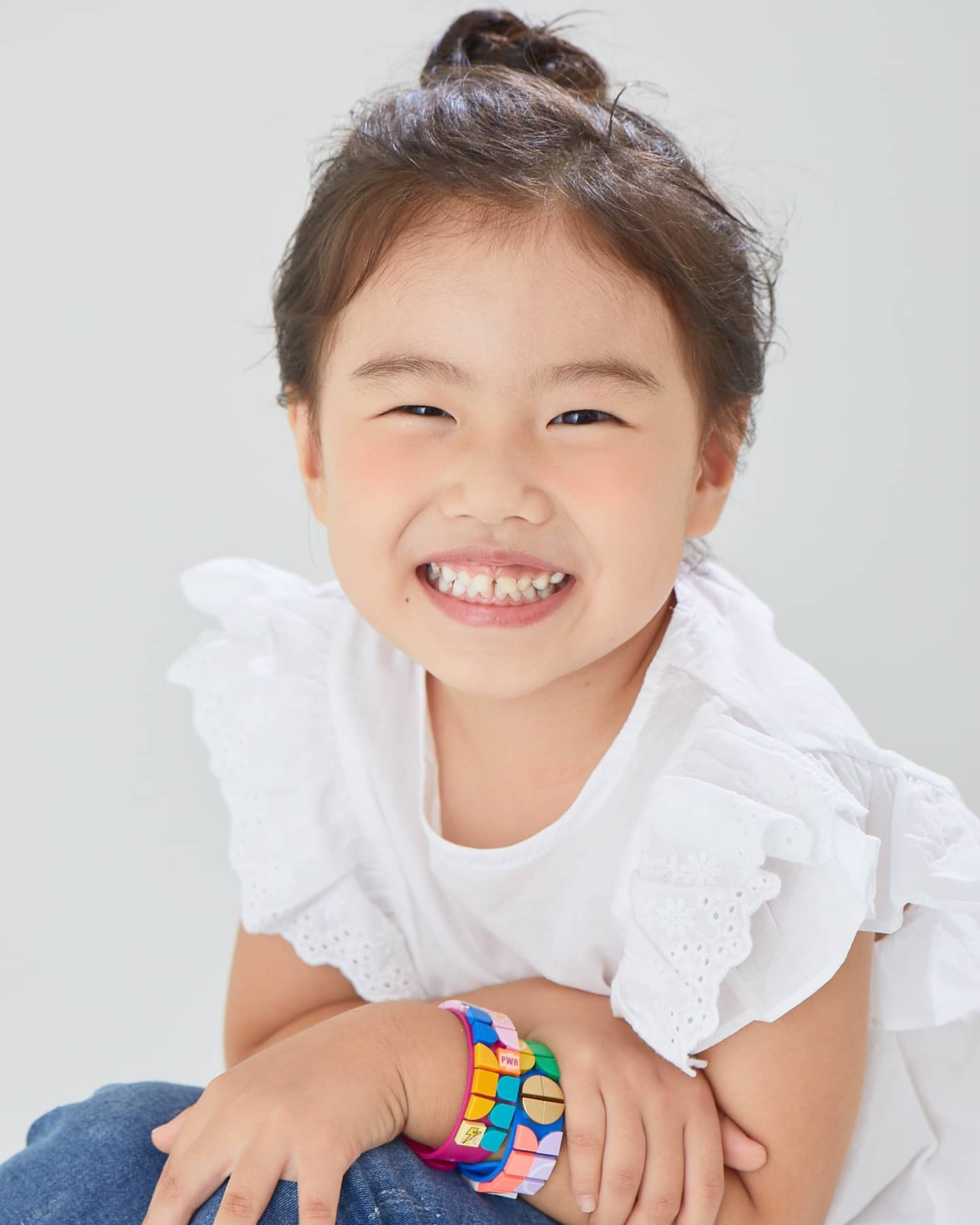 레고도트스타 공주님 단독샷 :)
레고도트팔찌만으로도 화사하게 연출
신거 먹은듯이 웃어줘서 즐겁게 촬영했다
힘들어할줄 알았는데 너무 재미있었다고!

#레고도트 #레고도트스타 #도트스타오디션 #legostagram #레고팔찌 #레고화보