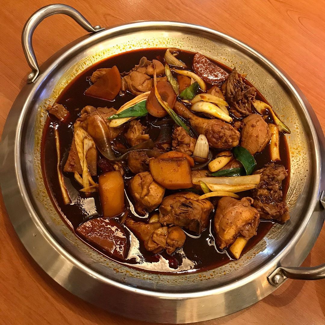 ෆ 리뷰노트 ෆ on Instagram: “#동대문흥부찜닭 ⠀ 📍서울 중구 을지로 264 롯데피트인 8층 ⠀ 🕚 매일 11:00 - 22:00 ⠀ 🏷 흥부간장찜닭 25,000 🏷 흥부주먹밥 4,000 ⠀ ⠀ ⠀ 찜닭 좋아하