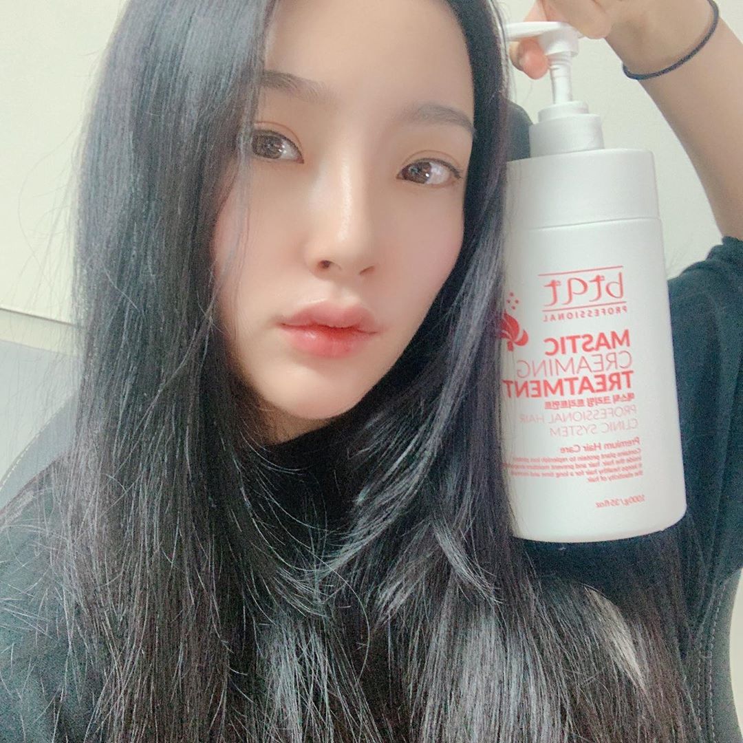 ▪️일상’s Instagram post: “가격대비 대용량 샴푸&트린트먼트 💛알칼리성 일반샴푸가 아닌 약산성샴푸로 내 머리 지켜주기💛 두피가 엄청 예민해 일반샴푸는 사용못해서 항상 작