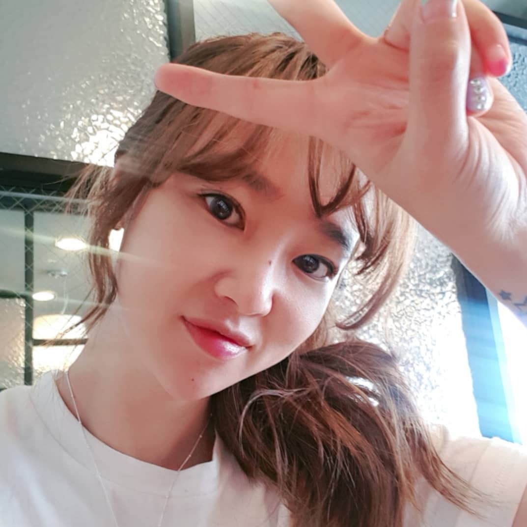 환절기라 감기 걸리신 분들 없나요?

전 몸살에 며칠을 들어 누웠네요...^^

다들 건강 조심하세요♡

#오늘도화이팅 #오늘하루 #일상#일상그램##소통해요 #소통환영 #일상 #인생샷 #설정샷##살빼는중 #몸매 #몸매관리 #다이어트는내일부터 #다욧트