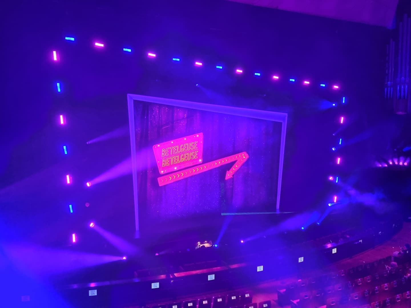 정말 간만에 뮤지컬 보러~

정성화 배우님 나오는건 무조건이지!

비틀쥬스 완전 기대중😍

#뮤지컬#뮤지컬비틀쥬스#뮤지컬스타그램#세종문화회관#정성화#김지우#신영숙#홍나현#비틀쥬스#문화생활#데이트그램#커플스타그램
