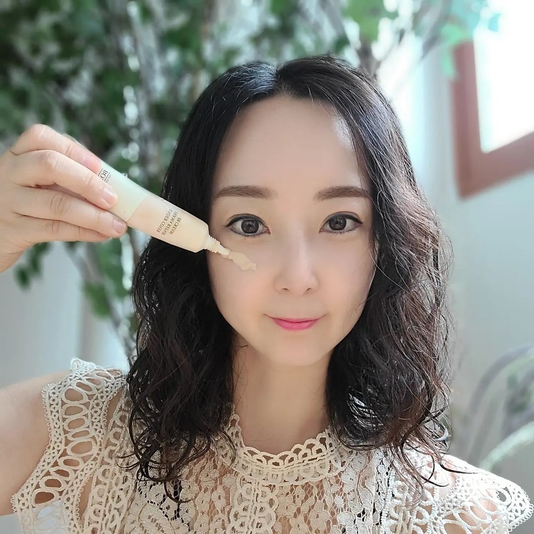 사랑감사❤맞팔요정💕 on Instagram: “#협찬 보나쥬르 비비크림으로 외출준비 끝🧡 막내공주님이 엄마랑 데이트하고 싶다고 해서 서둘러 외출준비를 했어요. 아이들은 기다리는 걸 넘 싫어
