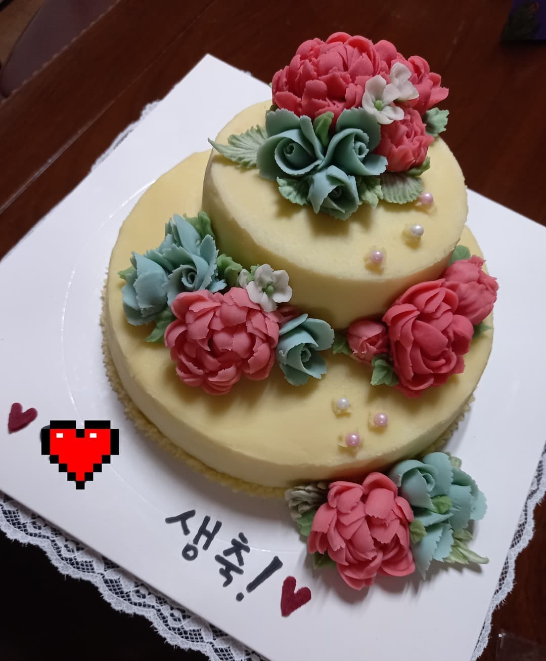 생일케이크 고마워♡
생일축하만으로도 고마웠는데,
예쁜생일케이크가 맛있기까지해서 더욱 기분이 좋았어~

행복한 생일날이였어ㅎㅎ

#생일축하고마워 #생일떡케이크 #꽃피워떡케이크 #평택떡케이크 #송탄떡케이크