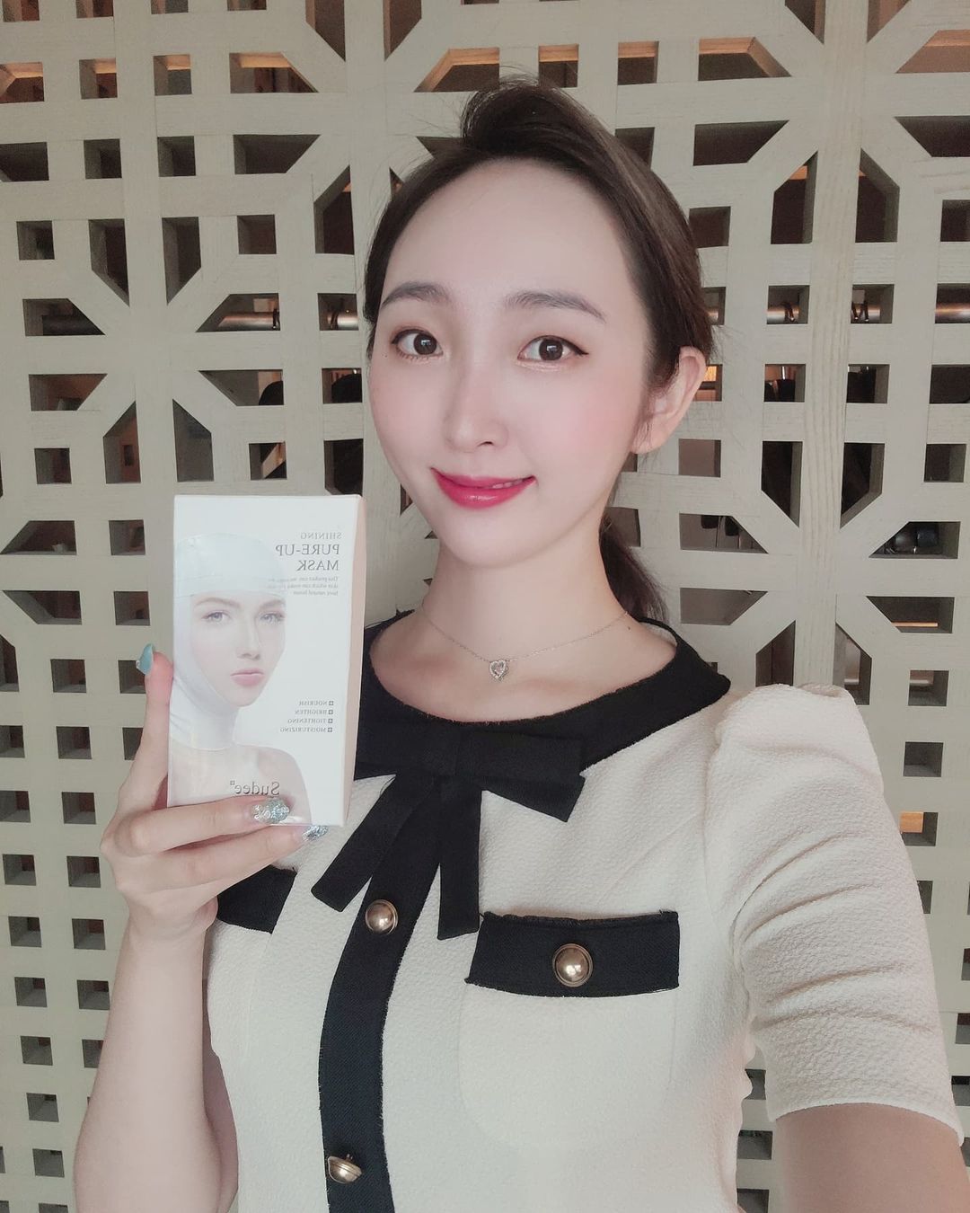 @lovely_gracekang on Instagram: “잘때마다 바르는 수면 마스크팩 넘 쵹쵹하구 죠아🤍 . . . #협찬 #광고 #화해 #화장품추천 #뷰티스타그램 #코스메틱 #피부밸런스 #수분케어 #피부트러블 #안심성분 #