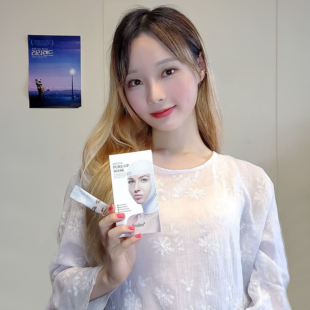 3 Likes, 0 Comments - 안이 ᴬʰᶰʸ (@ah_ny28) on Instagram: “유분기 많은 여름에 수분 충전하기 💧 수다이 샤이닝 퓨어업 마스크를 써봤는데용 슬리핑 팩으로 이거 바르고 자면 수분 만땅으로 충전 돼요 😏 씻어낼 필요도 없어서 편리...
