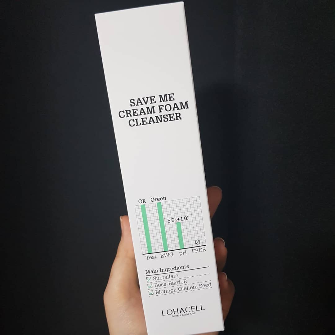 깽이❤ on Instagram: “일반적인 폼클렌징과는 조금다르게 확실히 당김도 없고 요즘 피부가 예민해져있어 스트레스 받는 나한테는 너무 좋은 폼클렌징! 알고보니 천연 계면활성제인 모링가 씨앗을 함유하고있어 항산화효과도 있어 염증에 좋고 수크랄페이트 성분이 함유되어있어…”