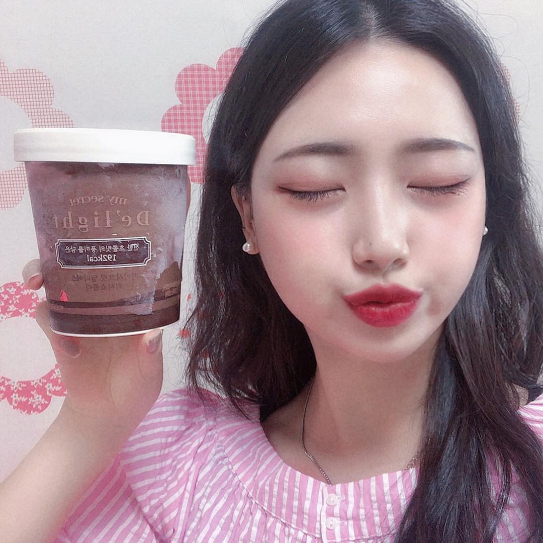 ♡ 핑키공쭈 ♡ on Instagram: “이걸 다 먹어도 100kcal ❓ 마이비밀 저칼로리 ι¢є ¢яєαм 🍦  질감은 부드럽고 식감은 쬰득 쬰득 ٩(ˊᗜˋ*)و  시중에 파는 저칼로리 아이스크림 중에 젤 낮은 칼로리의 아이스크림 👏🏻 와디즈펀딩을 통해 40% 할인중이라고 하니까…”