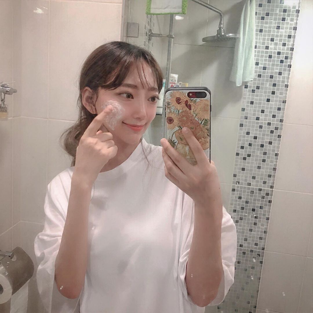 ᴰ ᴬ ᴵ ᴸ ᵞ ᴿ ᴹ   ♡ on Instagram: “여름에도 초 초 초 극건성 예민 피부라서 클렌징 제품 찾기 힘들었는데 쉬드엘 콩클렌저 한번 써보고 완전 반해버렸다 💕 거품도 완죠니 쬰쬰 그 자체 💭”