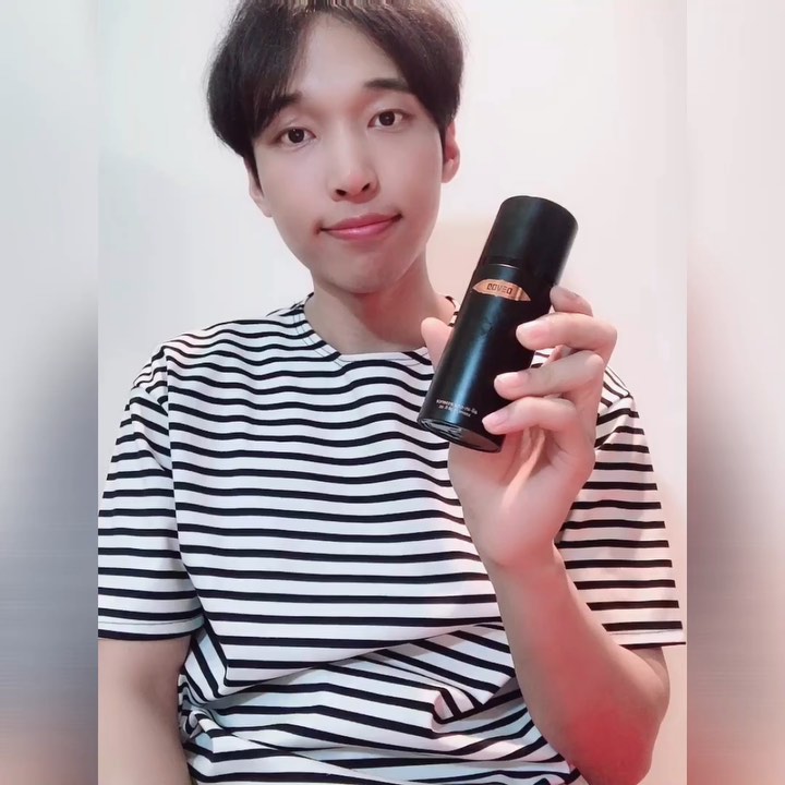 조재완/블루스CEO on Instagram: “2019.06.21 - 이번에 에센스 사야되는데 친구가 추천해줘서 써보니깐 최고!! 에센스 득템 향도 좋고 촉촉하고 지금 매일 쓰는데 피부 좋아짐 ㅎㅎ 그래서 공유할라고 올렸는데 ~~ 굿!! . . . . . . .…”