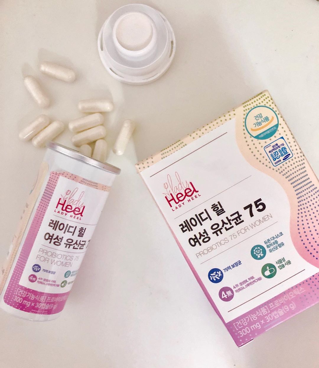 Juhee KIM/JUIMOI(주이모아) on Instagram: “이런 습한 계절 🙈 가장 챙겨야할 부분 중 하나  여성유산균 이즁? 😉 . . 유산균에 엄청 예민한 저이지만 유산균 퀄리티 또한 중요해여.유산균투입수보다 보장균수가 더 중요하다는 고!! 레이디힐 음 무려75억마리나 보장!  심지어 세계에서 저명한…”