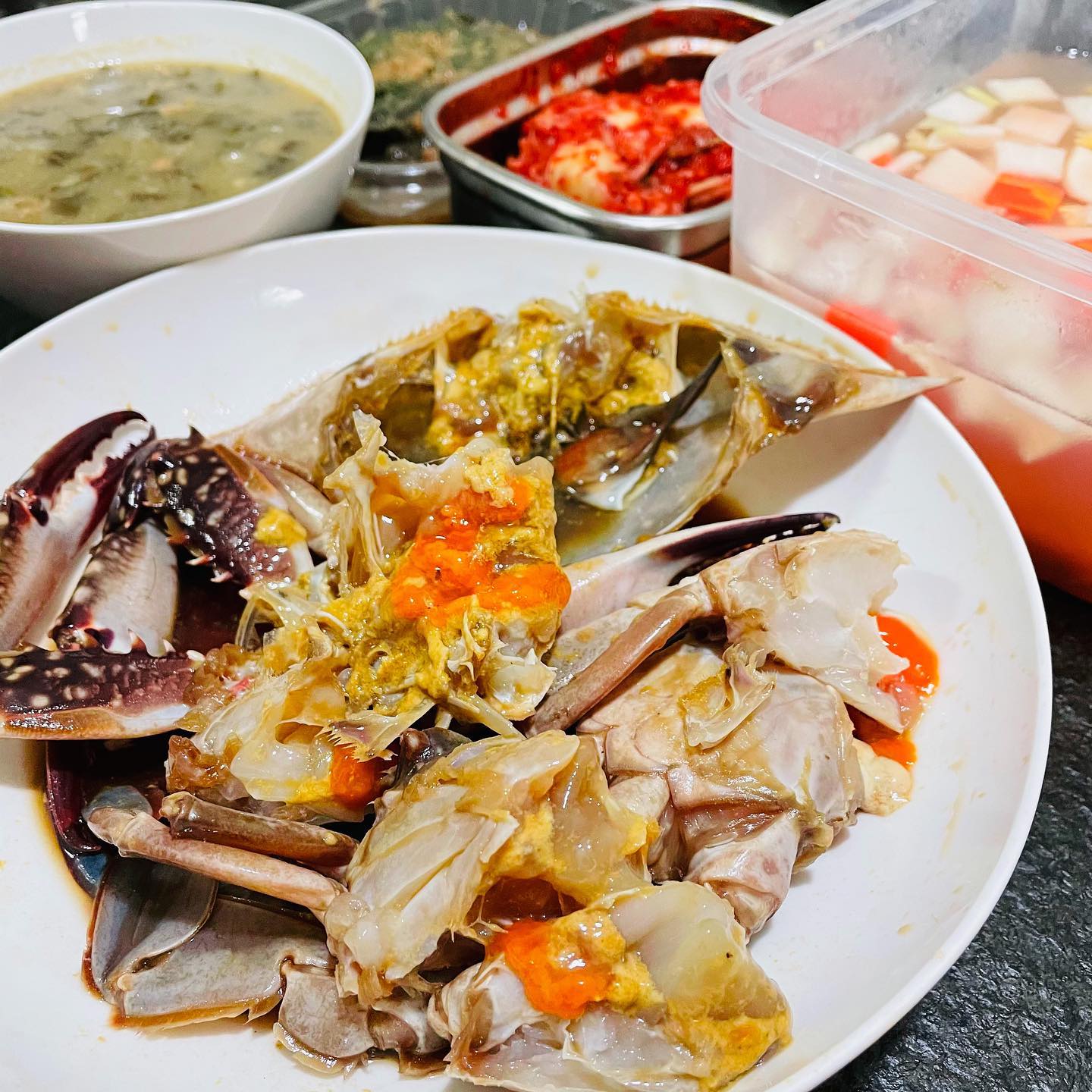 #협찬 #다옳음마켓

집밥 걱정없이 택배한번이면 끝 🦀
또 코로나때문에 외식못하는데 이렇게라도..
여수 게장도 이것보단 안클듯 
위가온 머리만하네

#간장게장 #게장 #간장게장맛집 #간장게장택배 #먹스타그램 #집밥스타그램 #혼밥 #밥도둑 #연평도간장게장 #다옳음마켓간장게장